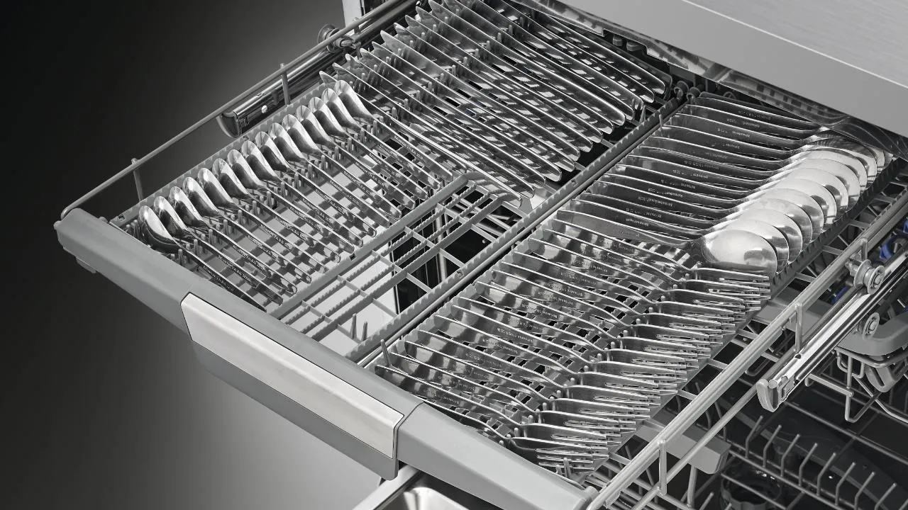 Trietia horná polička na príbory