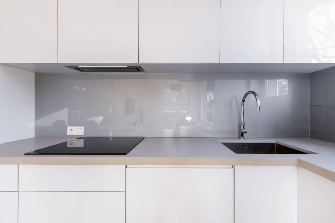 Obrázok ODSÁVAČ PLNE VSTAVANÝ KMV6020BLG