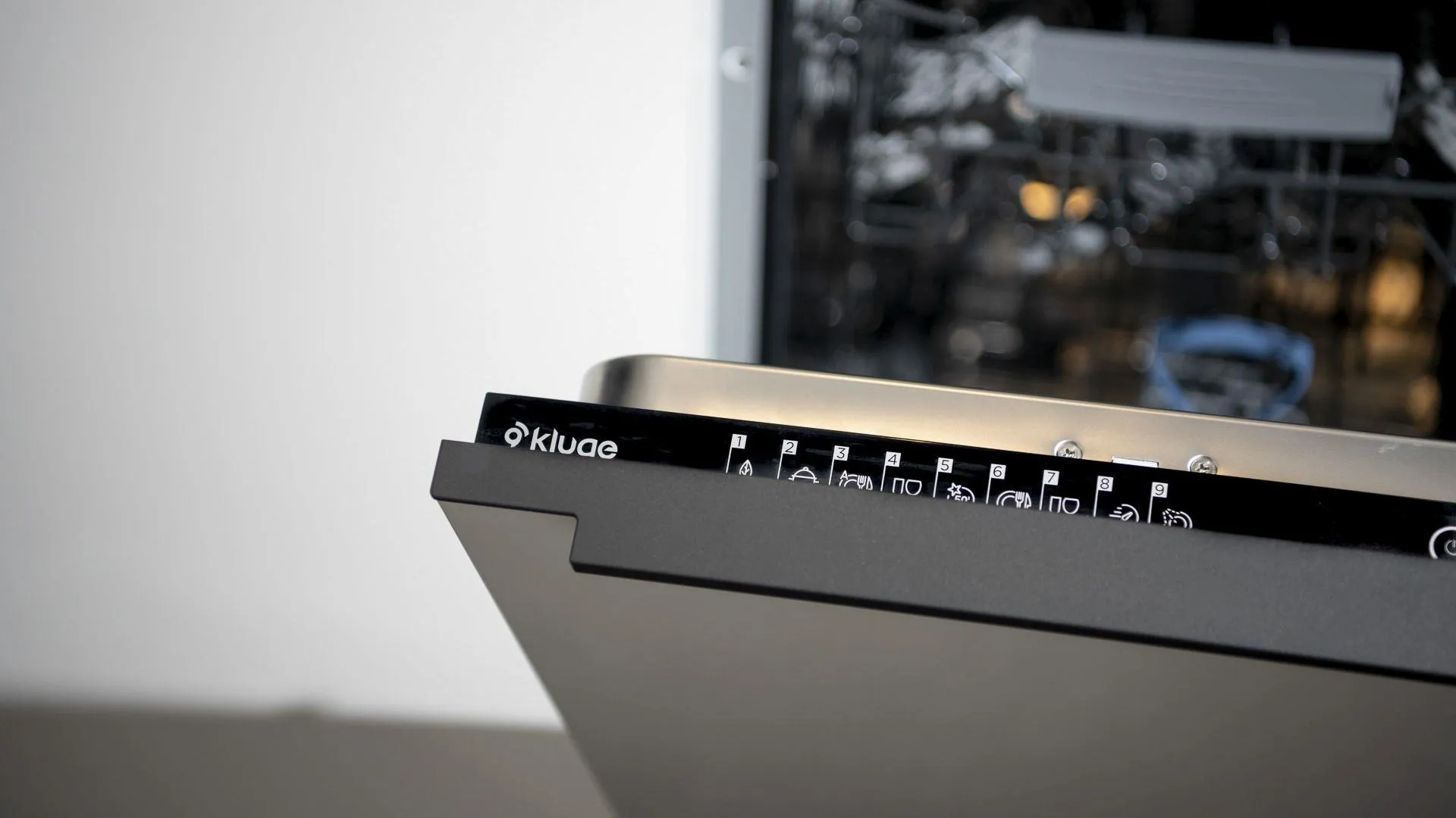 Obrázok UMÝVAČKA RIADU VSTAVANÁ KVD4511P