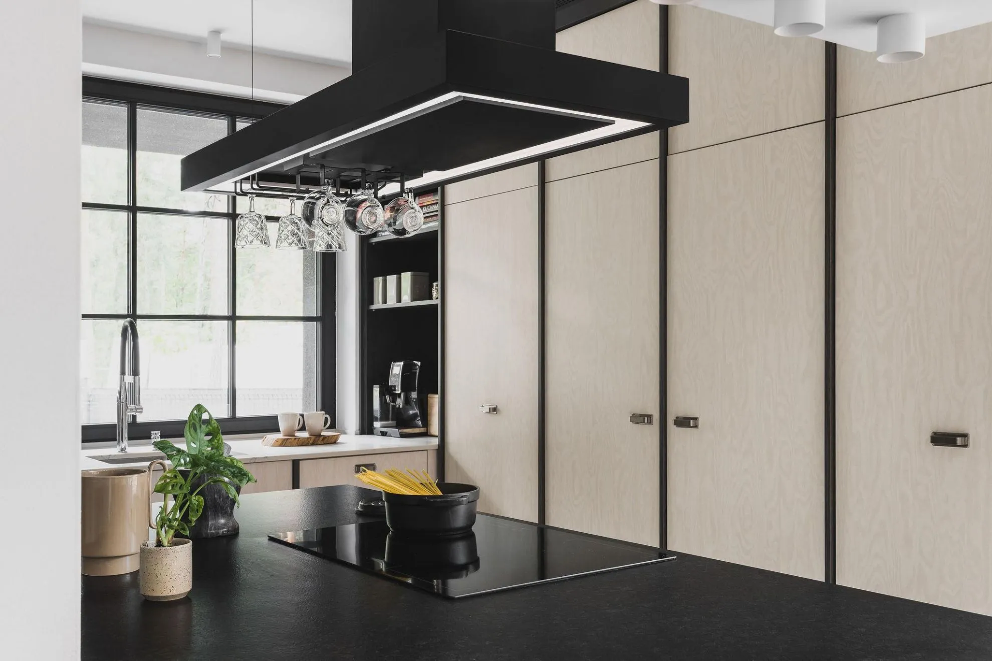 Obrázok Odsávač ostrovčekový MINIMAL 2.180 Black CDW1802C+U
