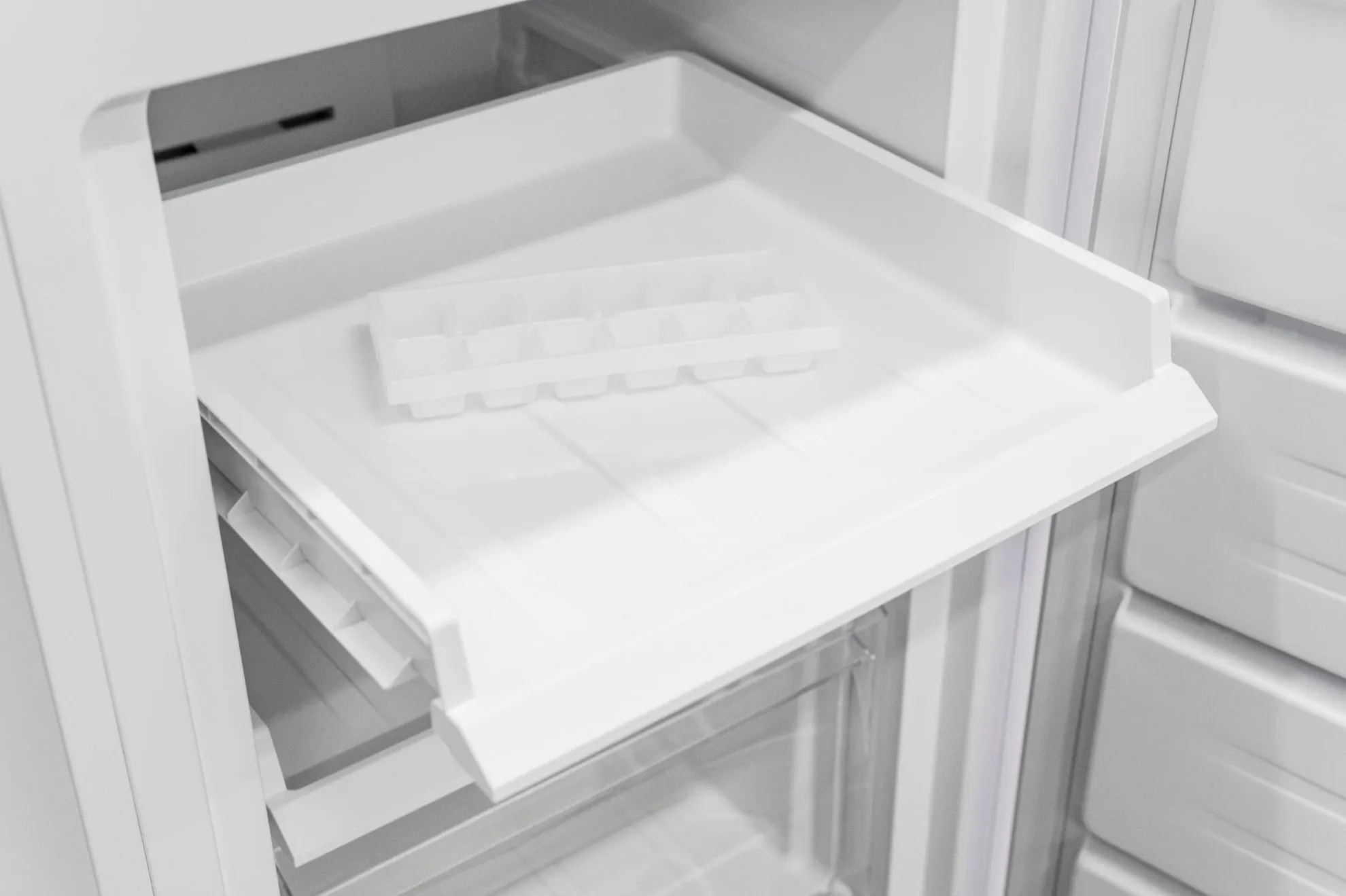 Obrázok MRAZNIČKA VOĽNE STOJACA RFN161WD