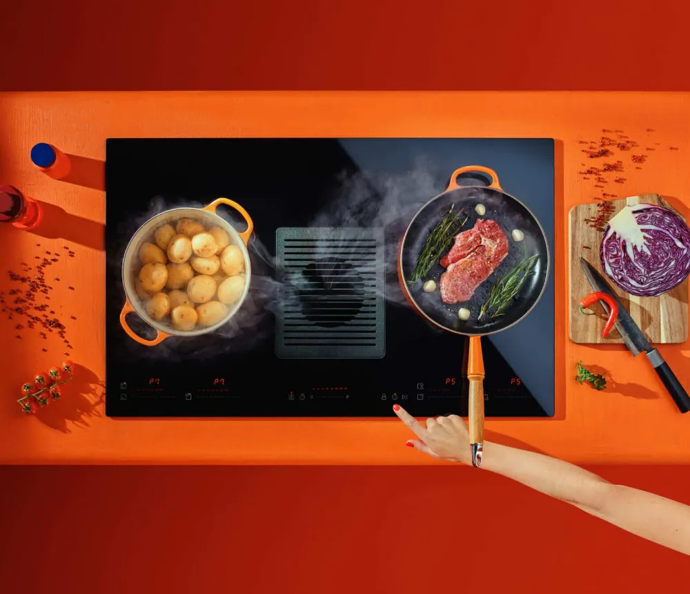 Obrázok INDUKČNÁ DOSKA S INTEGROVANÝM ODSÁVAČOM WIZARD ONE CDB8301C