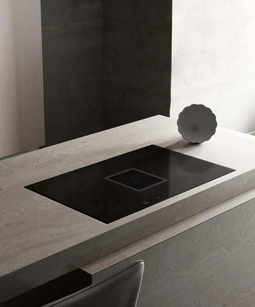 Obrázok INDUKČNÁ DOSKA S INTEGROVANÝM ODSÁVAČOM WIZARD 2.0 CDB8302C