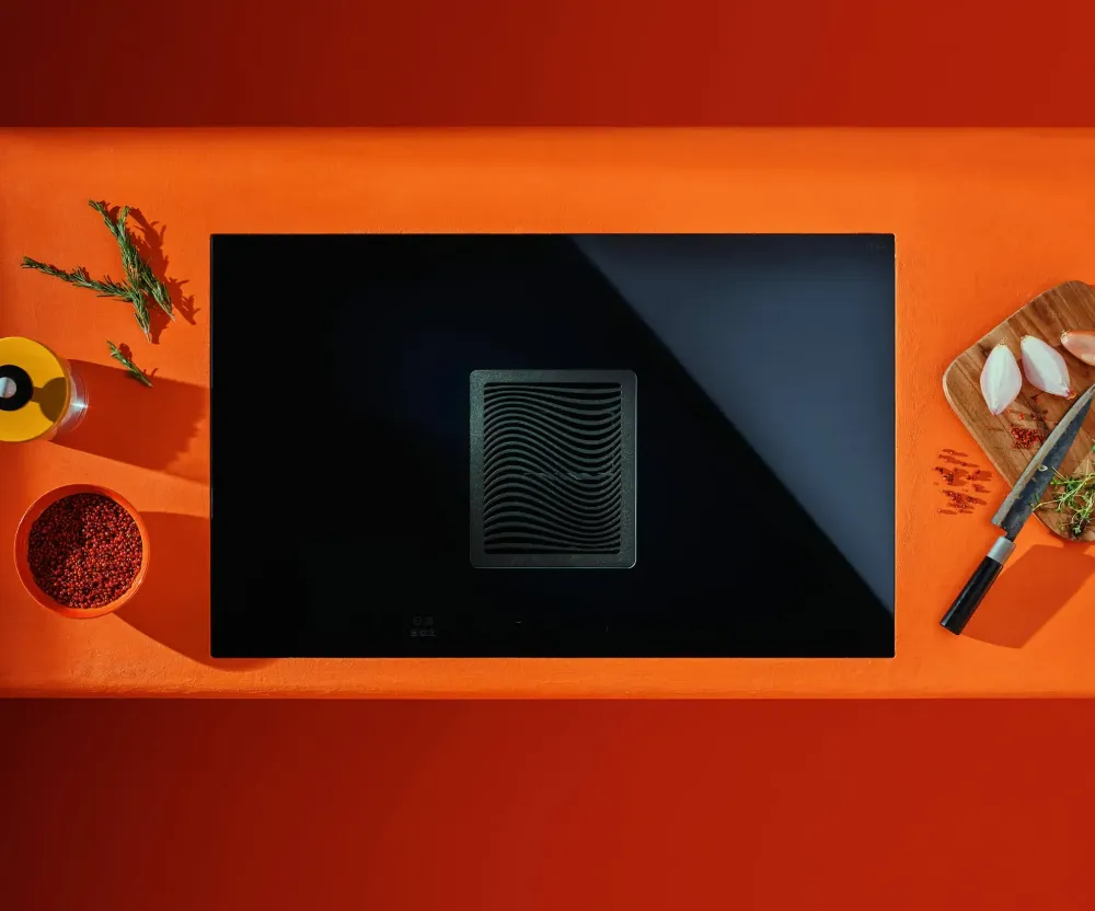 Obrázok INDUKČNÁ DOSKA S INTEGROVANÝM ODSÁVAČOM WIZARD 2.0 CDB8302C